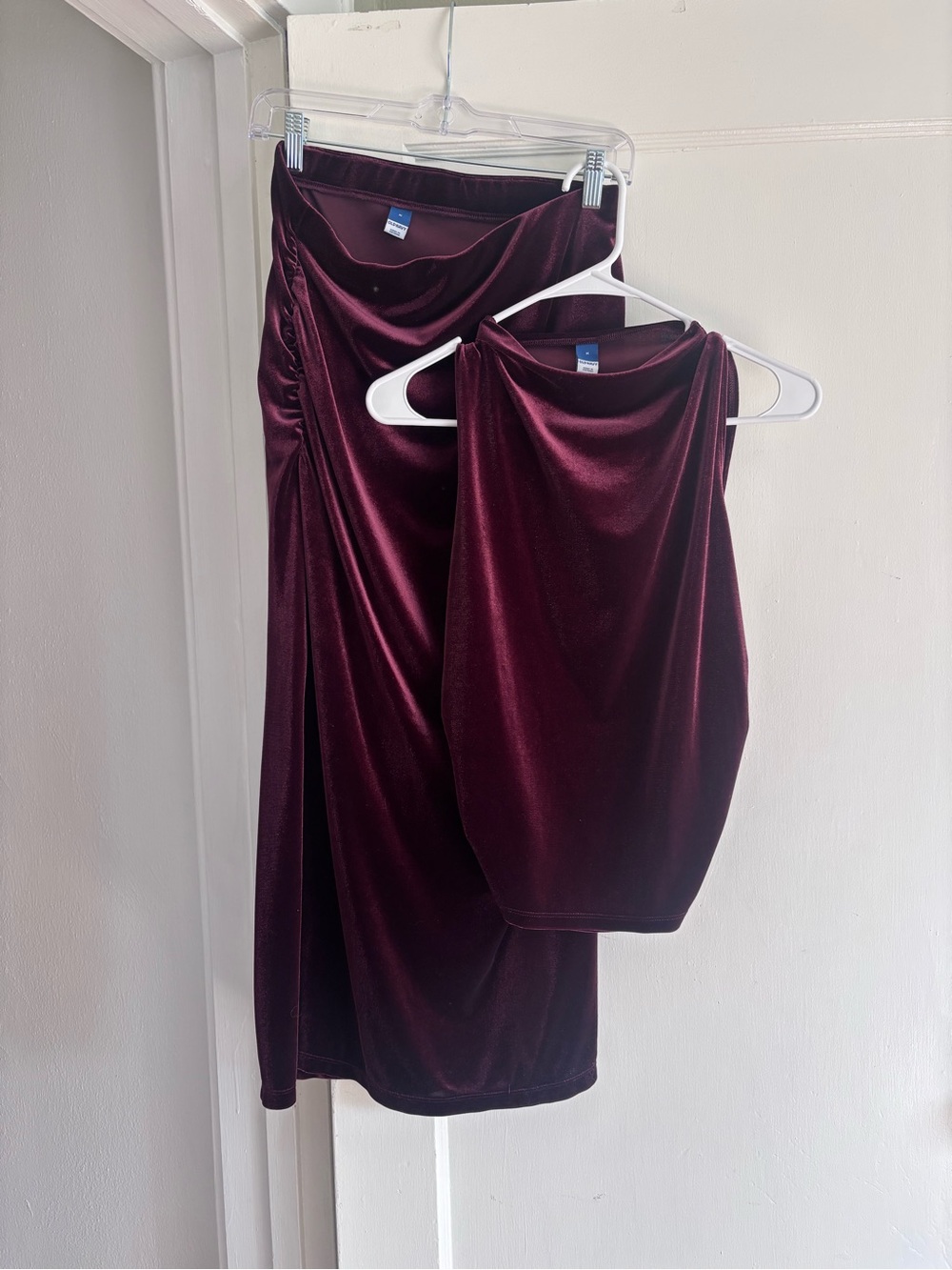 Old Navy Velvet Burgundy Women’s Skirt - Elegant Ruched Detail